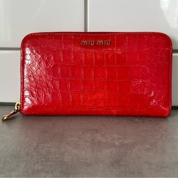 MIU Miu St. Cocco Lux Portaf in Rosso / Red - Picture 2 of 16